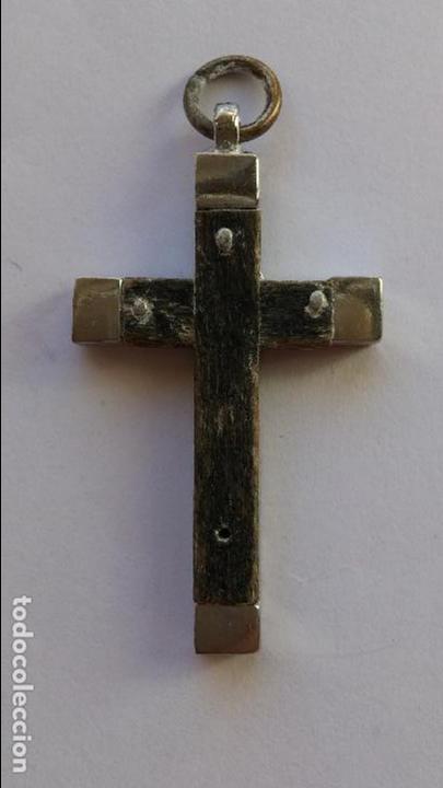 Antig&uuml;edades: Crucifijo de 4 x 2,5 cms. - Foto 1