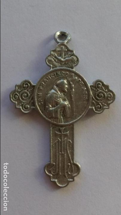 Antig&uuml;edades: Medalla de san francisco de asis de 3 x 2,4  cms - Foto 1