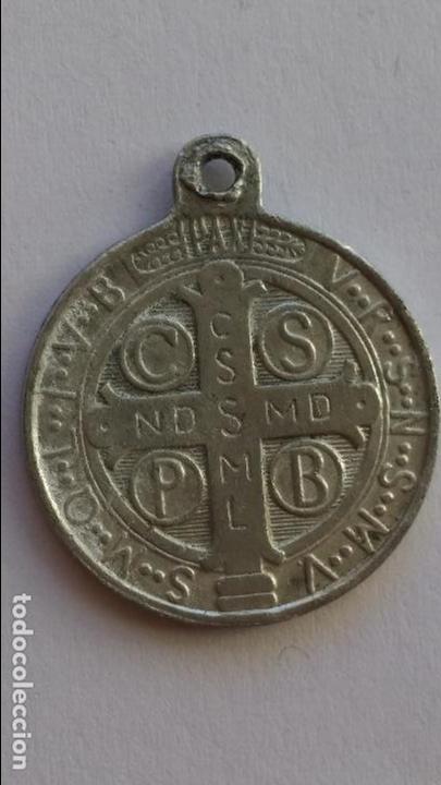 Antig&uuml;edades: medalla de san benedicto de 2 cms de diametro - Foto 2