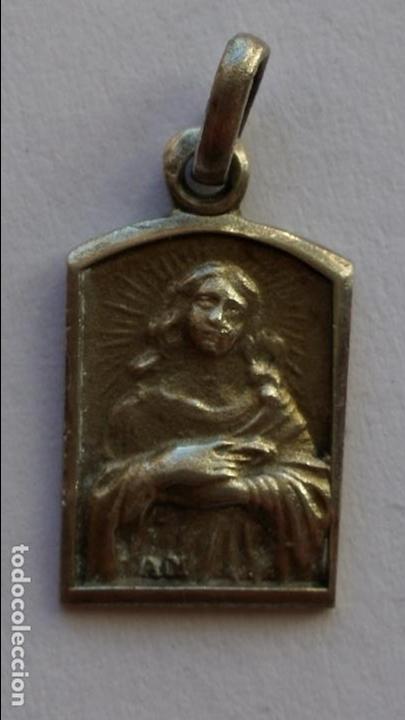 Antig&uuml;edades: medalla sin catalogar de 1,5 x 0,9 cms - Foto 1