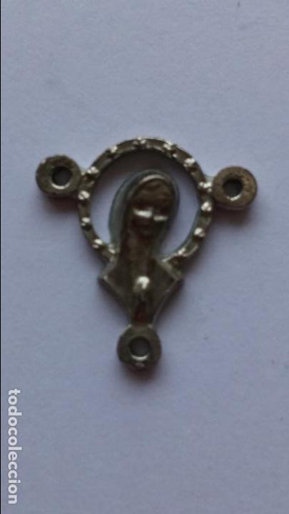 Antig&uuml;edades: Medalla de rosario de 1,9 x 1,7 cms - Foto 1