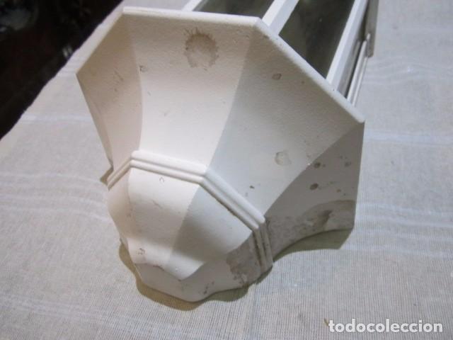 Antig&uuml;edades: Farol de pared met&aacute;lico. 33 x 17 cms. - Foto 4
