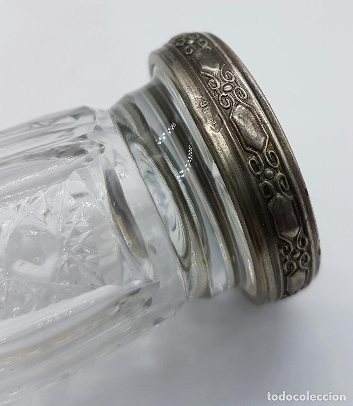 Antigüedades: Jarroncito antiguo en cristal baccarat tallado a mano con pie de plata de ley repujado y contrastado - Foto 7 - 74165063