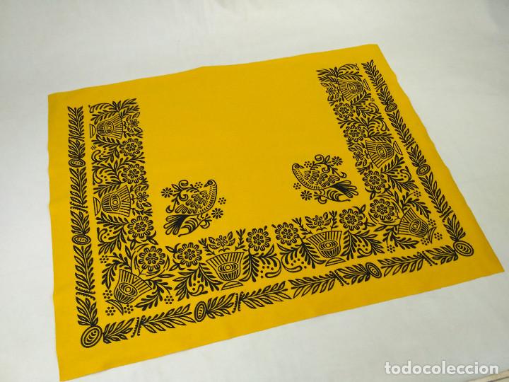 Antig&uuml;edades: Envuelta de pa&ntilde;o estampado para beb&eacute; - Foto 1