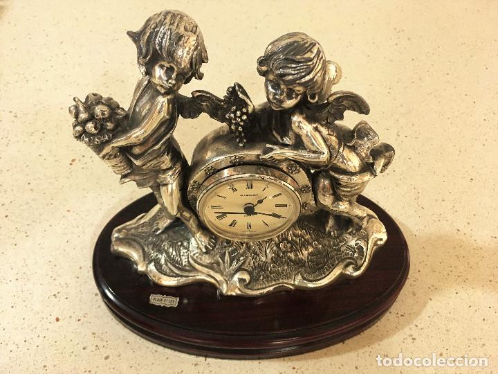 Antig&uuml;edades: RELOJ DE PLATA MACIZA SOBRE BASE DE MADERA - Foto 1
