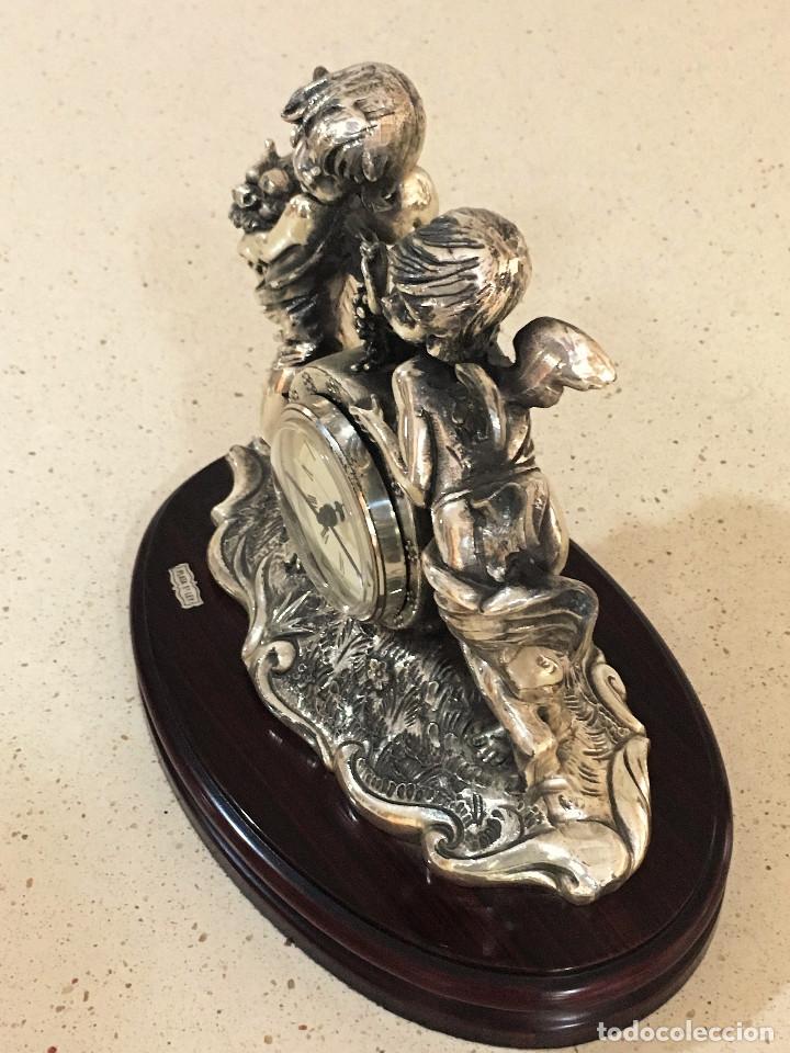 Antig&uuml;edades: RELOJ DE PLATA MACIZA SOBRE BASE DE MADERA - Foto 4