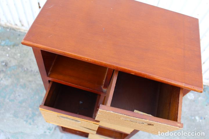 Antig&uuml;edades: mueble auxiliar con cajones en madera - Foto 6