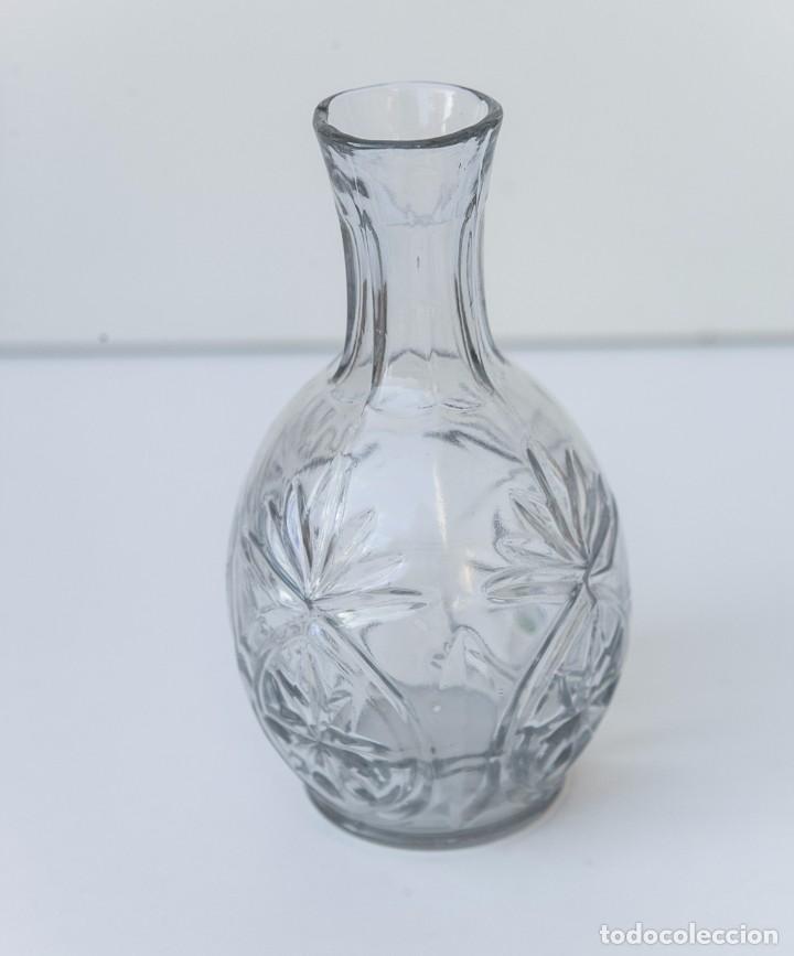 Antig&uuml;edades: ANTIGUA BOTELLA DE CRISTAL SOPLADO Y PRENSADO, SANTA LUCIA.