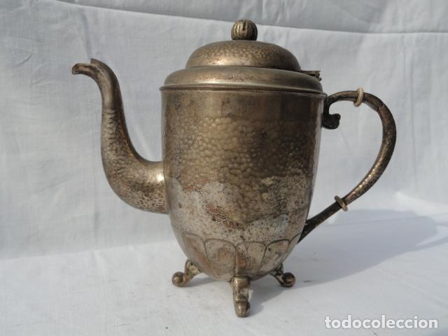 Antig&uuml;edades: BONITA TETERA CAFETERA DE ALPACA. - Foto 1