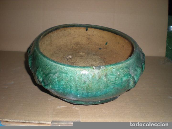 Antig&uuml;edades: centro de mesa en barro verde  42x27x12cm - Foto 3