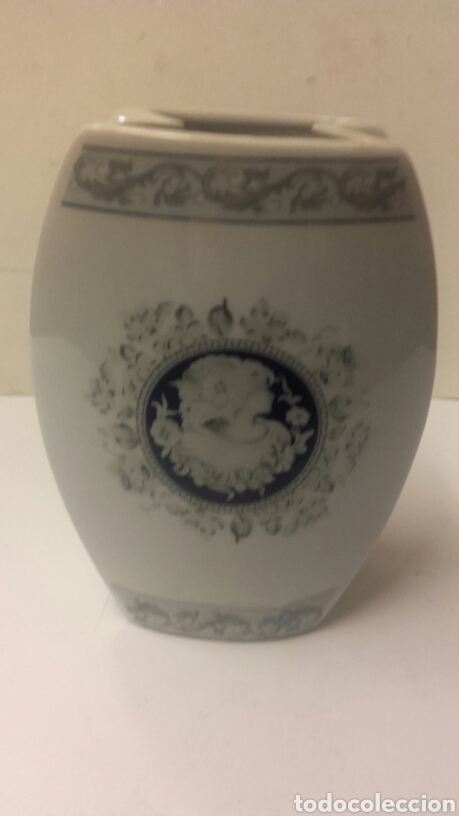 Antig&uuml;edades: Jarr&oacute;n de porcelana - Foto 1