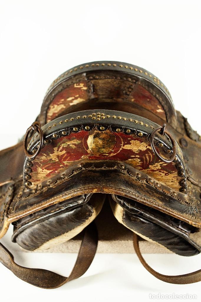 Antig&uuml;edades: Silla de montar y collar&oacute;n antiguo - Foto 2