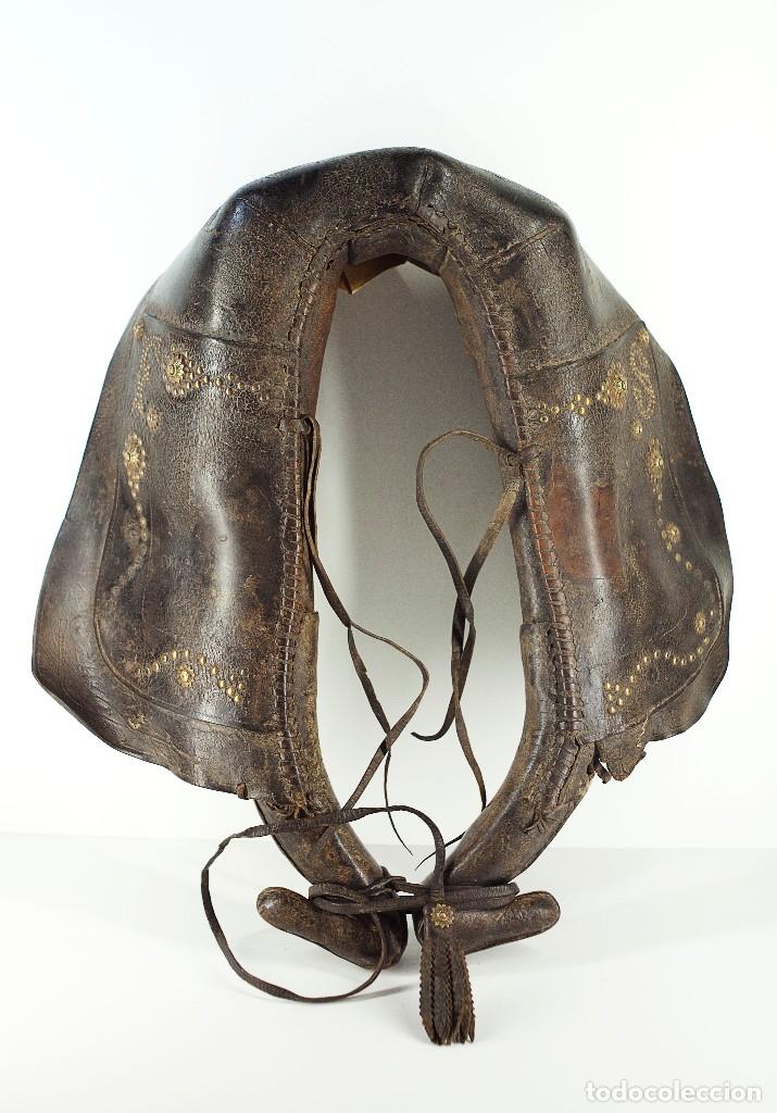 Antig&uuml;edades: Silla de montar y collar&oacute;n antiguo - Foto 4