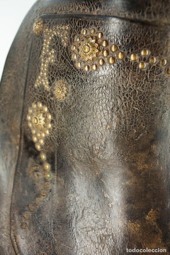 Antig&uuml;edades: Silla de montar y collar&oacute;n antiguo - Foto 7