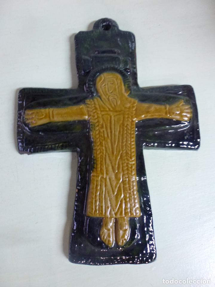 Antig&uuml;edades: crucifijo de cer&aacute;mica - Foto 3