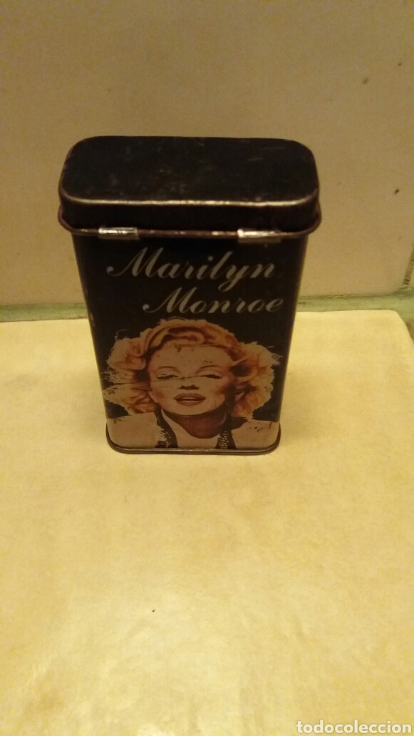 Antig&uuml;edades: Lata / Pitillera de Marilyn - Foto 2