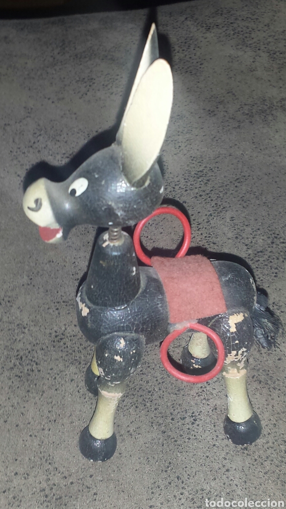 Antiquit&eacute;s: Peque&ntilde;o burro artesanal de madera. MONUMENTO DE COLON BARCELONA