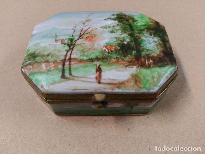 Antig&uuml;edades: Caja de porcelana - Foto 2