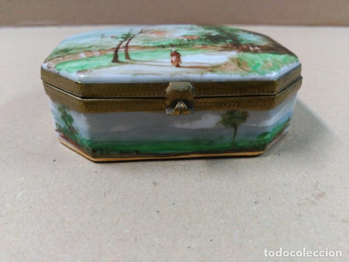 Antig&uuml;edades: Caja de porcelana - Foto 6