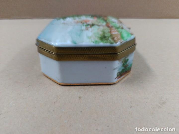 Antig&uuml;edades: Caja de porcelana - Foto 9