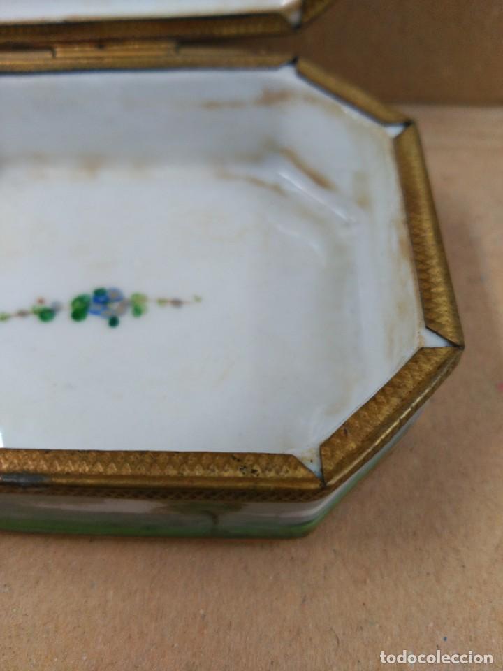 Antig&uuml;edades: Caja de porcelana - Foto 17