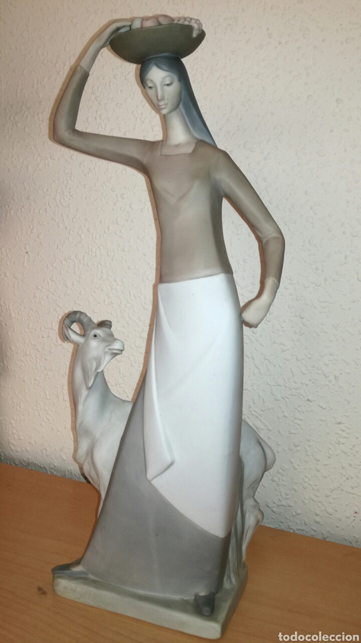 Antig&uuml;edades: Figura de Nao Lladro. - Foto 2