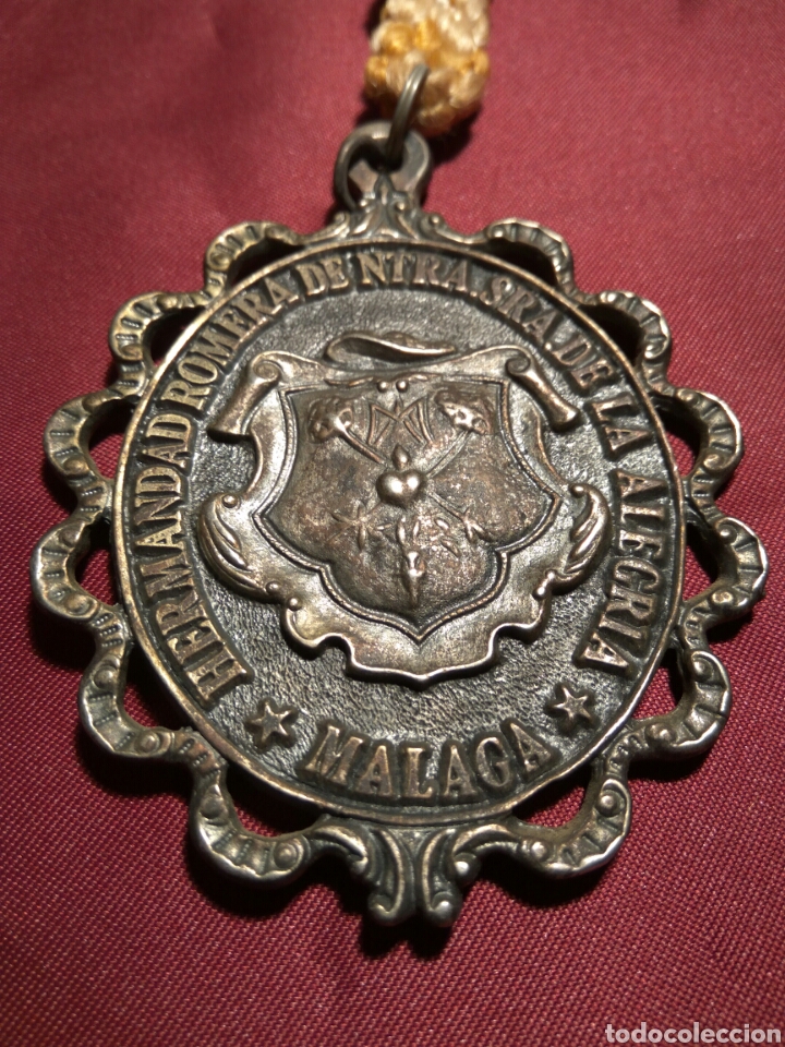Antig&uuml;edades: MEDALLA HERMANDAD ROMERA MALAGA - Foto 2
