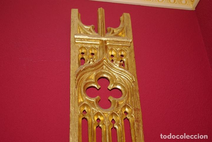 Antig&uuml;edades: Tabla de retablo neog&oacute;tica dorada al estuco - Foto 3