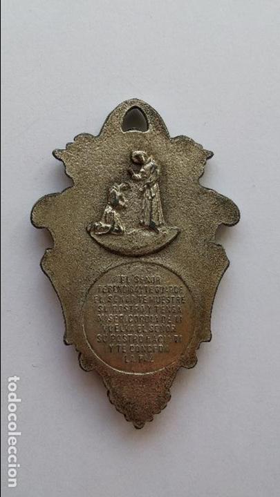 Antig&uuml;edades: Medalla ,de virgen sin catalogar de 5,7 x 3,7 cms - Foto 2
