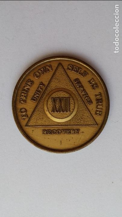 Antig&uuml;edades: Medalla religiosa,en ingles ,de 3,3 cms de diametro - Foto 1
