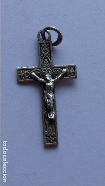 Antig&uuml;edades: Crucifijo de 3,2 x 1,5 cms - Foto 1