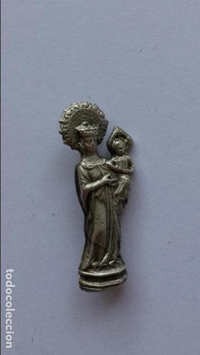 Antig&uuml;edades: pin de alfiler de virgen sin catalogar de 2,6 x 1 cms - Foto 1
