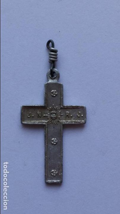 Antig&uuml;edades: Crucifijo de 3 x 1,7 cms - Foto 2
