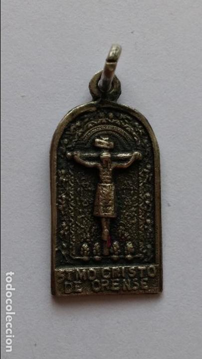 Antig&uuml;edades: Medalla ,de santisimo cristo de orense de 2,3 x 1,2 cms - Foto 1