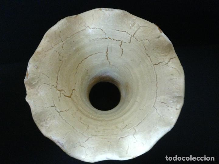Antig&uuml;edades: FLORERO EN TERRACOTA POLICROMADA - Foto 3