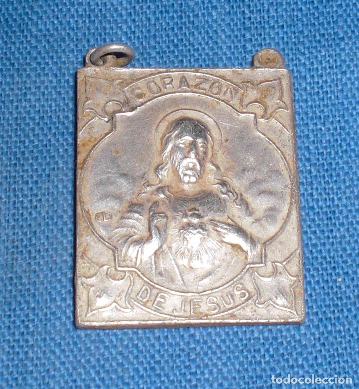 Antig&uuml;edades: Medalla del Carmen plateada - Foto 2