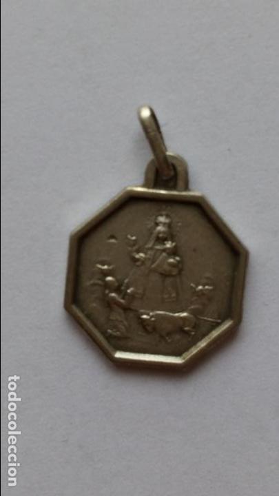 Antig&uuml;edades: Medalla, de nuestra se&ntilde;ora de la cisa  de 1,4 cms de diametro - Foto 1