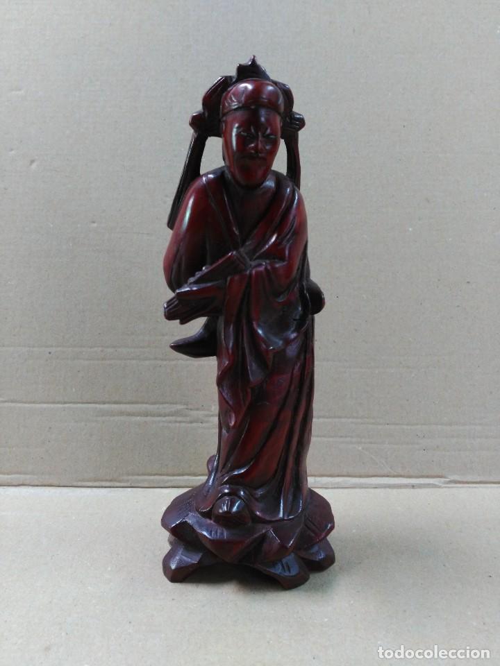 Antig&uuml;edades: Figura oriental tallada en madera - Foto 1