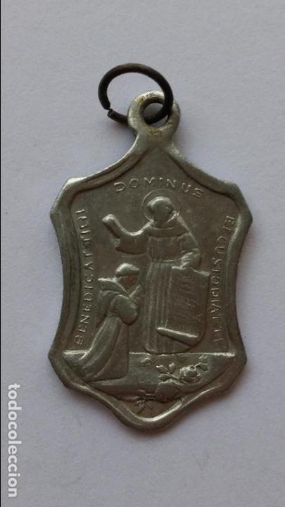 Antig&uuml;edades: Medalla el se&ntilde;or te bendiga y te guarde de 3 x 1,8 cms - Foto 1