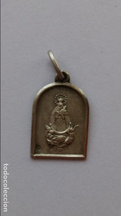 Antig&uuml;edades: Medalla virgen sin catalogar de 1,8 x  1,1 cms - Foto 1