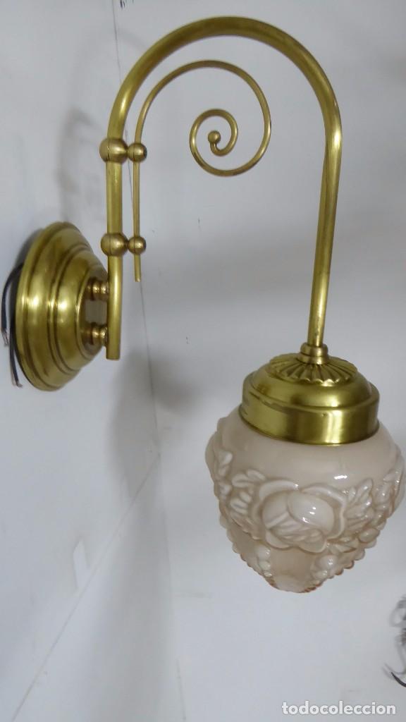 Antig&uuml;edades: APLIQUE DE PARED CON OPALINA BEIGE - Foto 3