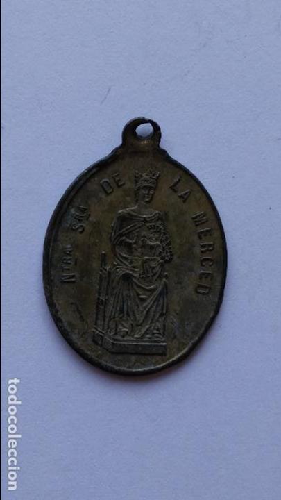 Antig&uuml;edades: Medalla de nuestra se&ntilde;ora de la merced, barcelona de 2,8 x 2 cms - Foto 1
