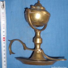 Antigüedades: ANTIGUA LAMPARA DE ACEITE CAPUCHINA BASCULANTE DE BRONCE