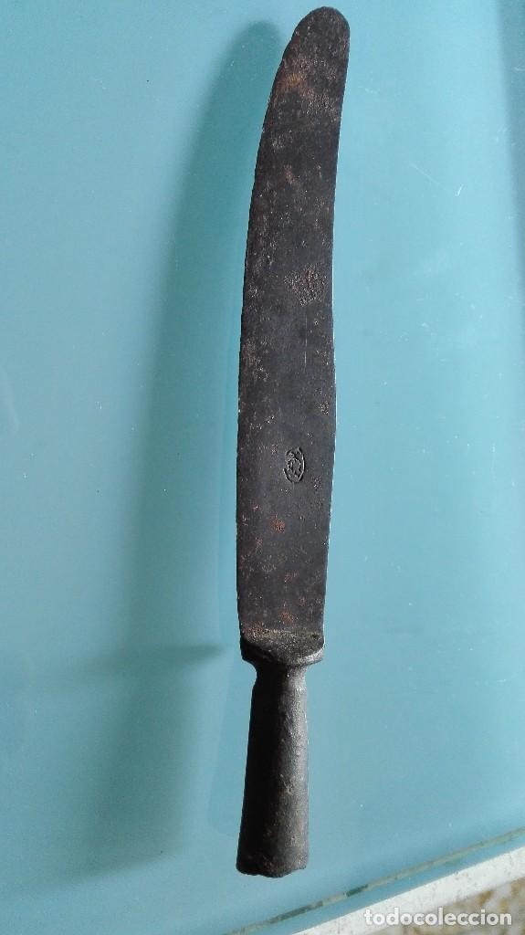 Antig&uuml;edades: ANTIGUO CUCHILLO DE MESA DE HIERRO - Foto 1
