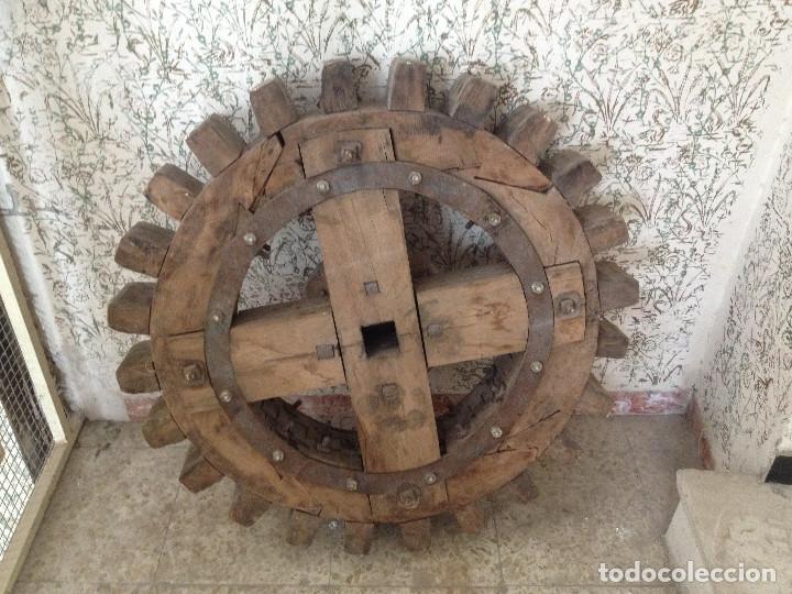 Antig&uuml;edades: RUEDA DENTADA ANTIGUA MUY ROBUSTA EN MADERA E HIERRO - Foto 6