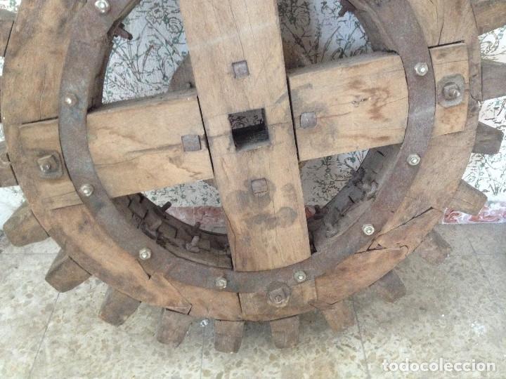 Antig&uuml;edades: RUEDA DENTADA ANTIGUA MUY ROBUSTA EN MADERA E HIERRO - Foto 7