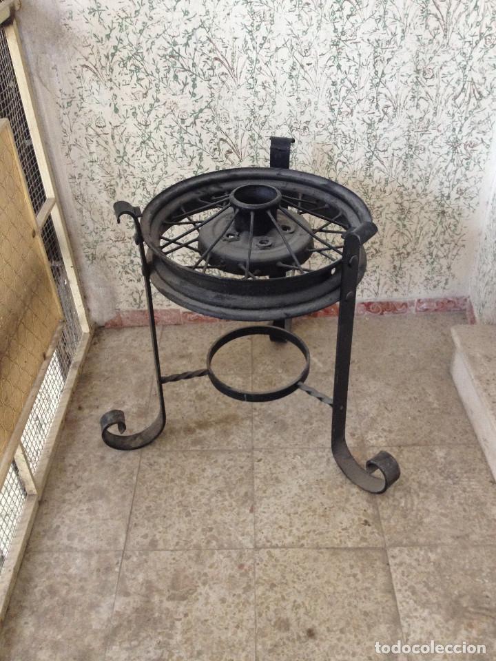 Antig&uuml;edades: MESA RUEDA HIERRO - Foto 1