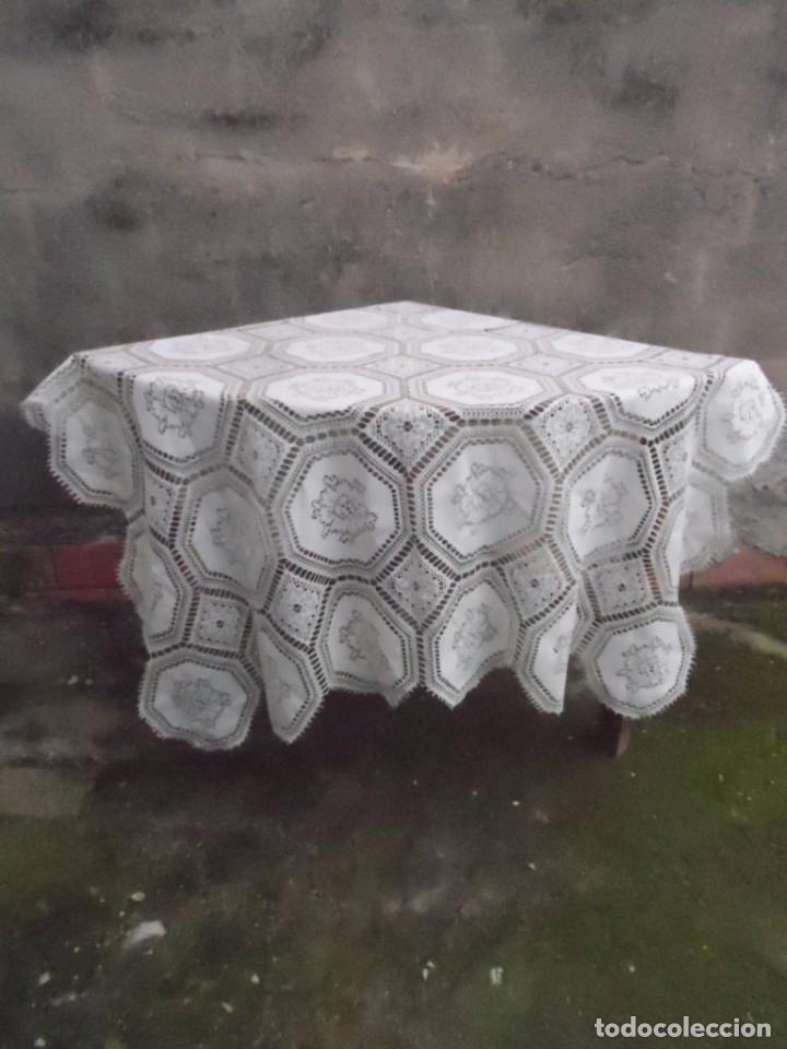 Antig&uuml;edades: mantel de punto cuadrado 135 cm - Foto 1