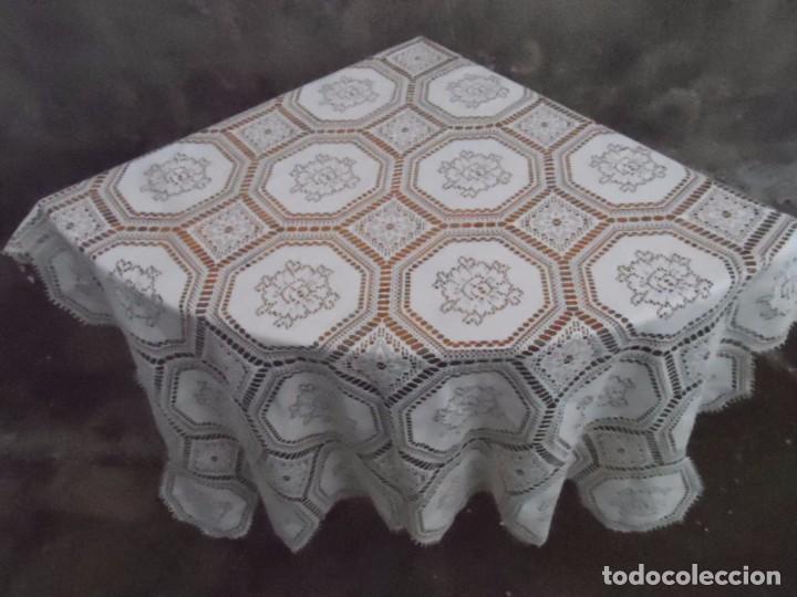Antig&uuml;edades: mantel de punto cuadrado 135 cm - Foto 3