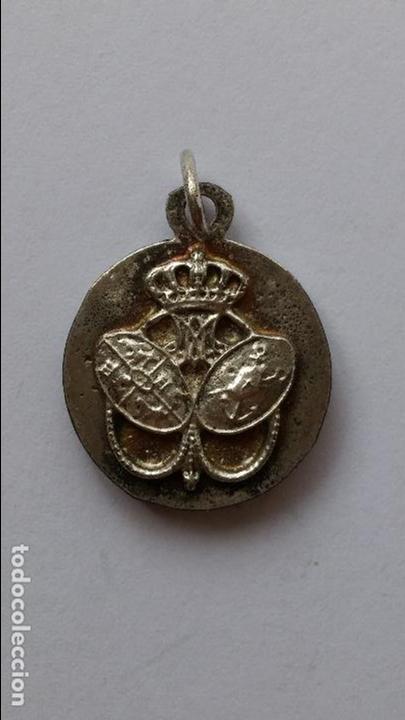 Antig&uuml;edades: Medalla, de virgen de la esperanza de 1,8 cms de diametro - Foto 2